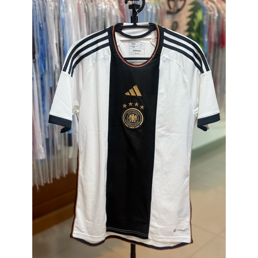 เสื้อบอลแท้(เกรดแฟนบอล)Germany home 22/23 *สินค้าอาจจะอัพเดทล่าช้าก่อนสั่งสินค้าทักหาทางร้านก่อนนะคะ*