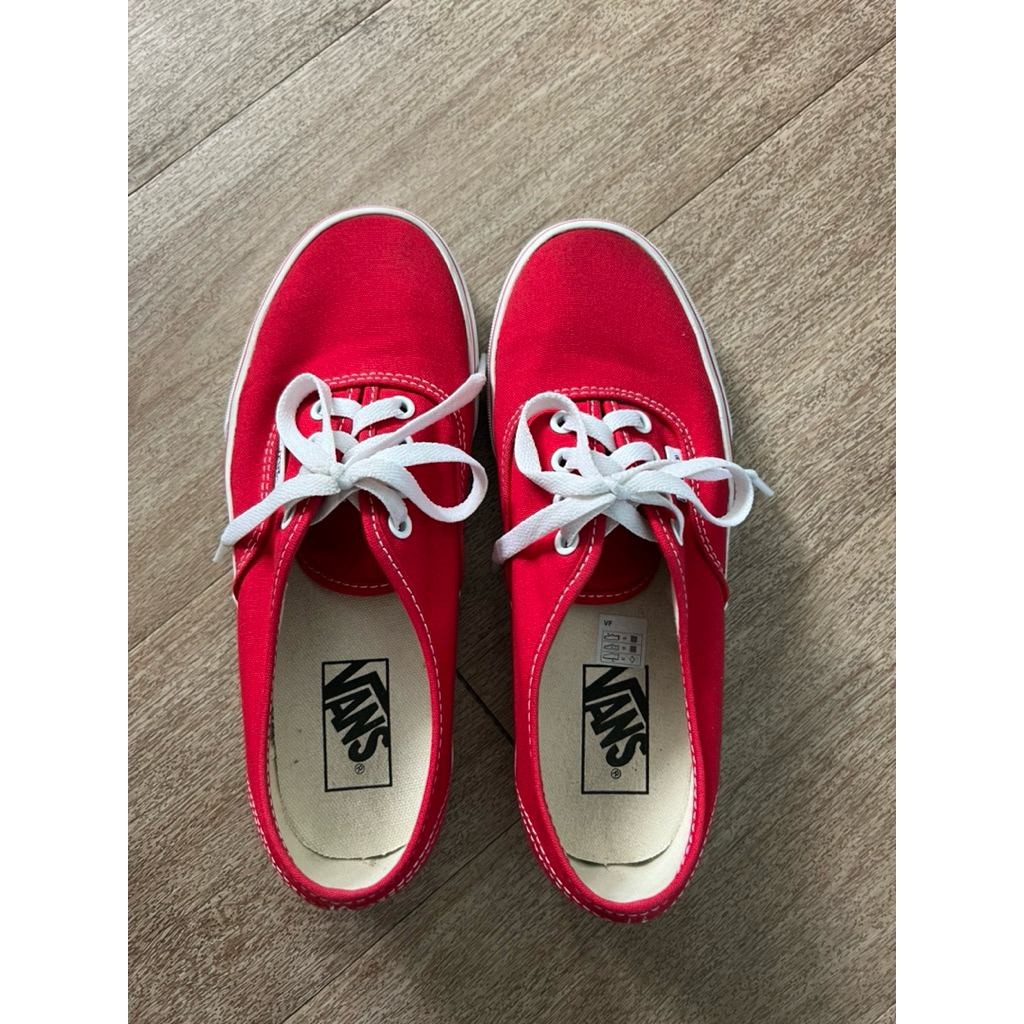 ส่งต่อรองเท้าผ้าใบ vans แท้💯