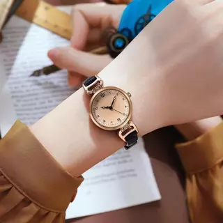 [จัดส่งในกทม] MOYENNE นาฬิกาผู้หญิงสไตล์เรโทรรุ่นใหม่ ดิจิตอลไฮเอนด์หน้าปัดกลมเล็ก ควอตซ์