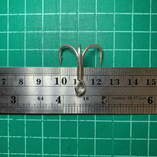 ตาเบ็ด3ทาง คมแข็ง4x น้ำหนักเบาทนน้ำเค็ม เหมาะสำหรับใส่เหยื่อปลอมทุกชนิด