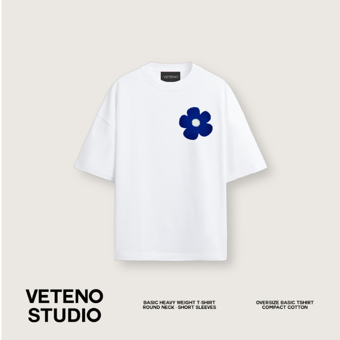 เสื้อยืดแขนสั้น VETENO STUDIO WHITE TSHIRT - BLUE DAISY