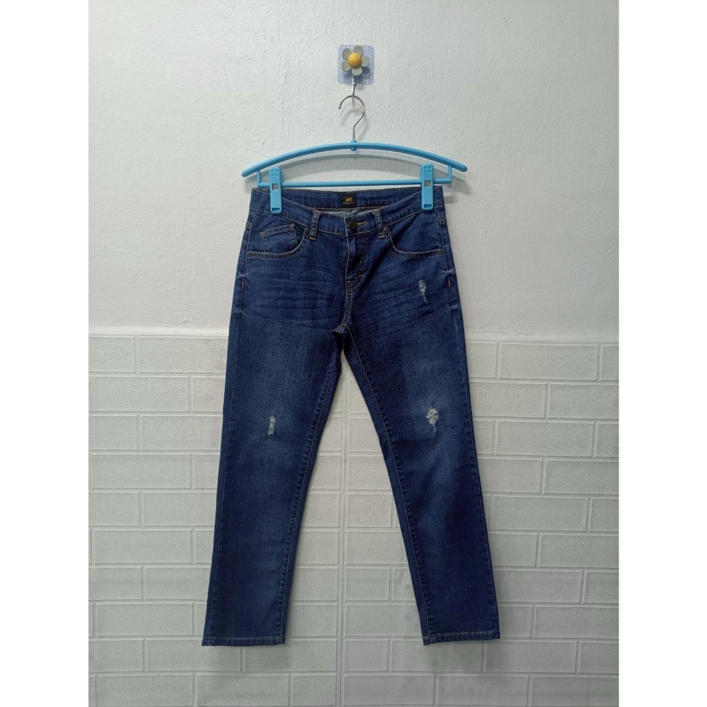 กางเกงยีนส์  (เด็กผู้ชาย) แบรนด์ LEE  มือสอง สภาพ 100 % Size 12/150 CM.  เอวมียางยืดในตัว