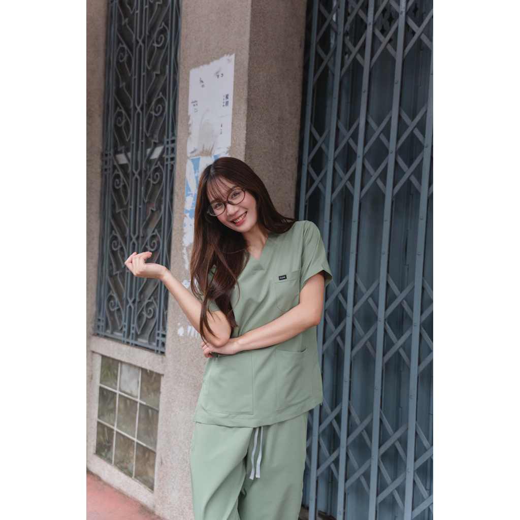 TOPS เฉพาะเสื้อ UNISEX FLOW SCRUB สี FERN