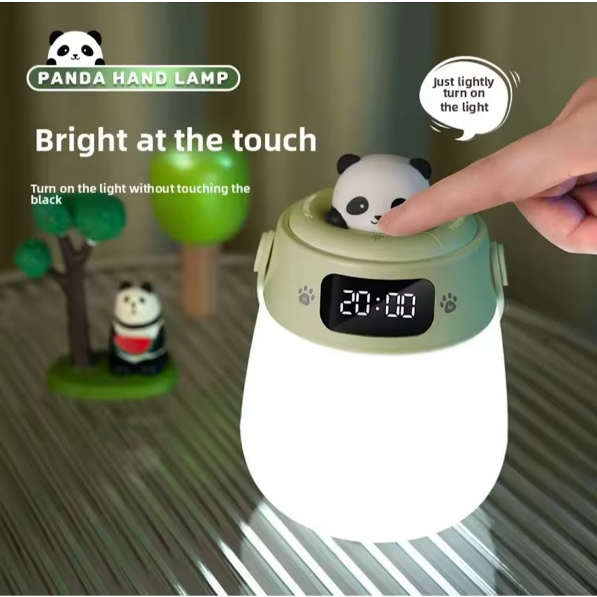 2025 การ์ตูน PANDA รีโมทคอนโทรลแบบชาร์จไฟได้ Night Light พร้อมนาฬิกาปลุก LED แบบพกพาบรรยากาศโคมไฟเหมาะสําหรับห้องนอน