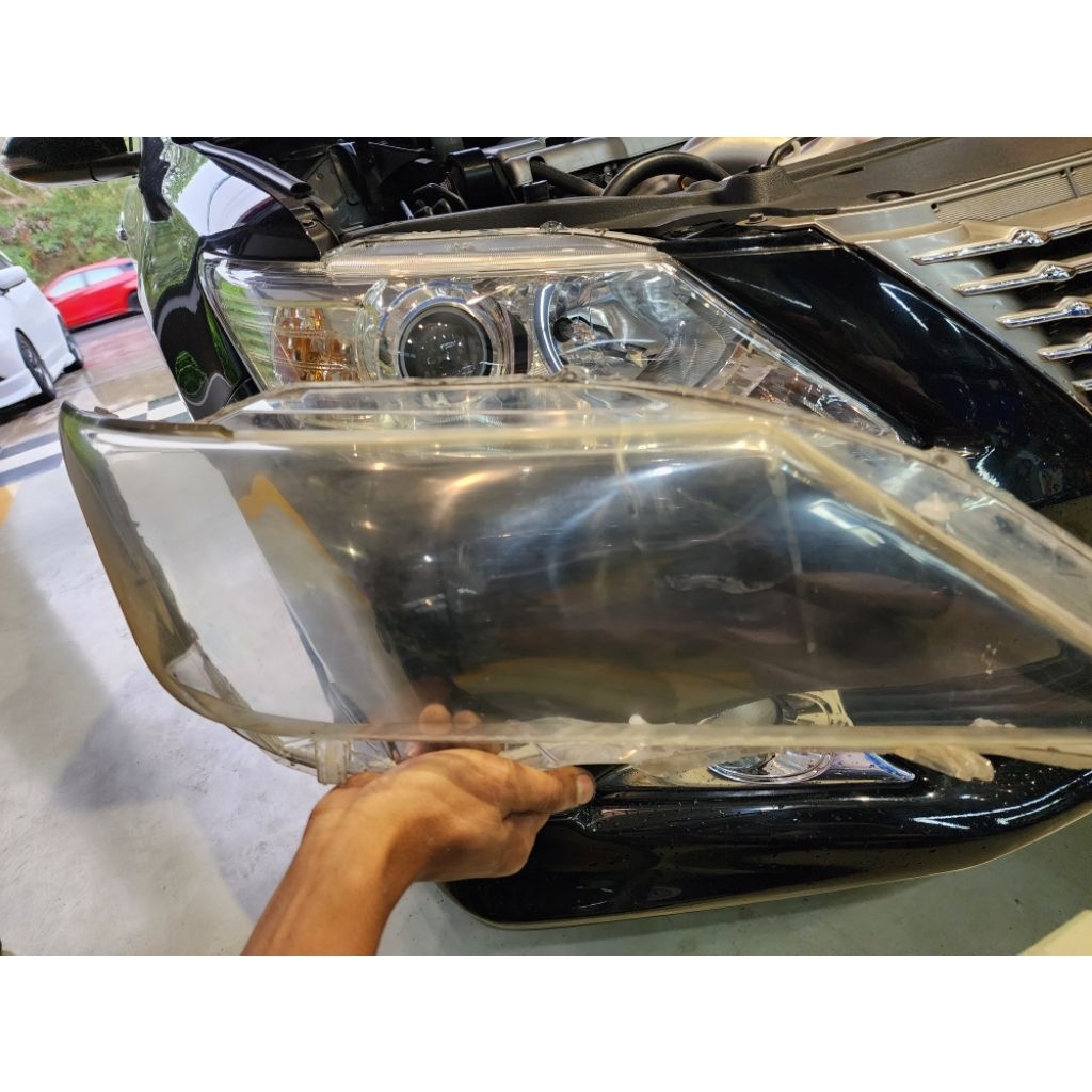 กรอบเลนส์ไฟหน้า Toyota Camry ACV50 2012-2015