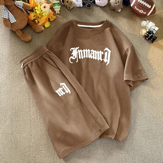 ชุดเด็กชายแขนสั้น เสื้อยืด + กางเกงขาสั้น ลายพิมพ์ตัวอักษร กีฬา ระบายอากาศดี