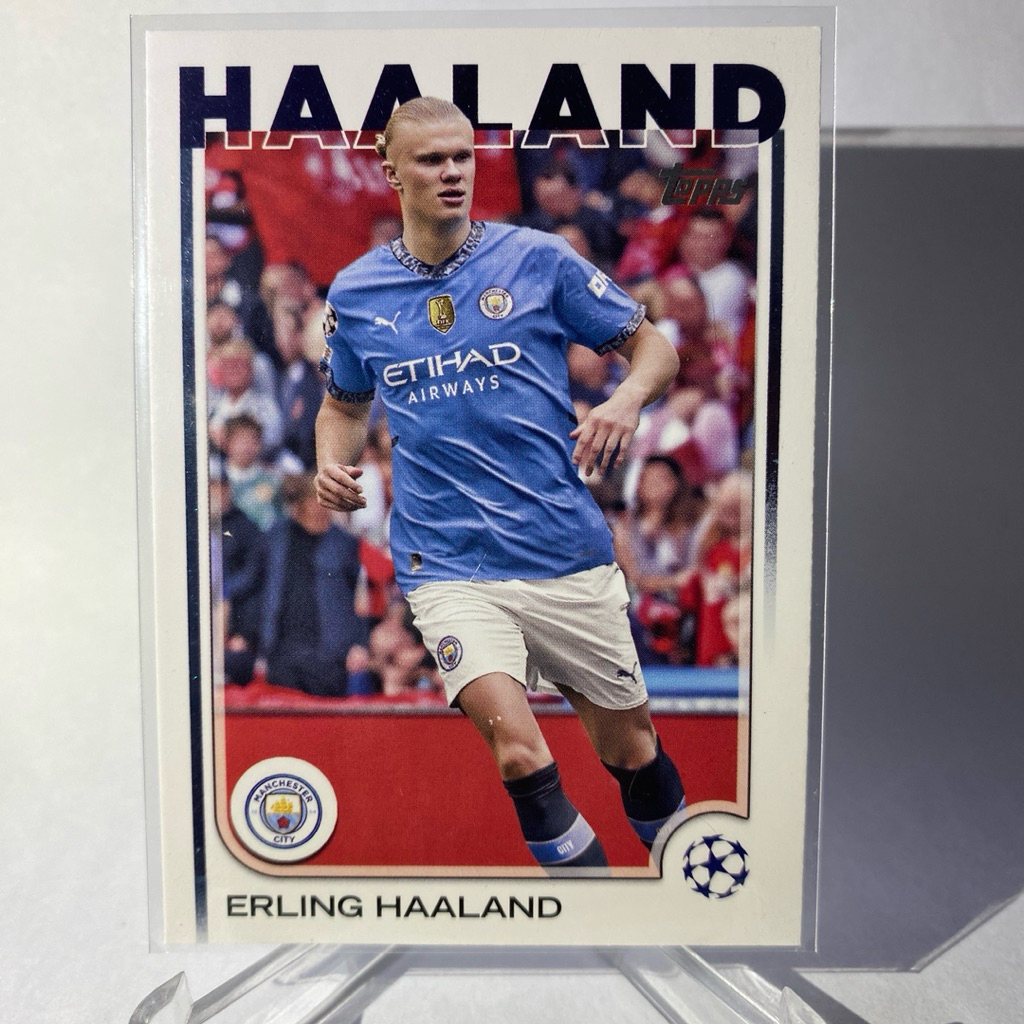 การ์ดนักฟุตบอลสำหรับสะสม ERLING HAALAND, TOPPS 2025