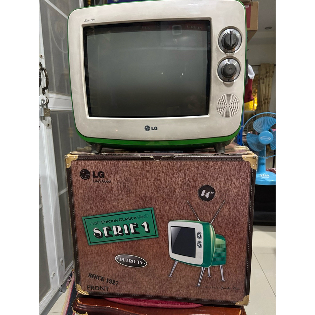 LG TV Retro 14 inches Green Full Box with accessories