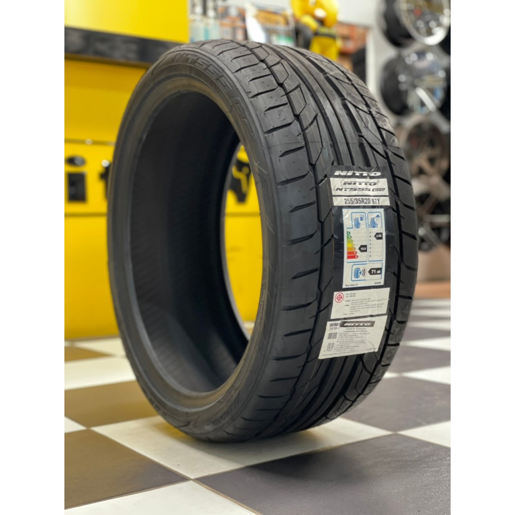 255/35R20 NITTO NT555 G2 ยางปี20 จัดส่งฟรี จุ๊บลมใหม่ฟรี (1เส้น)
