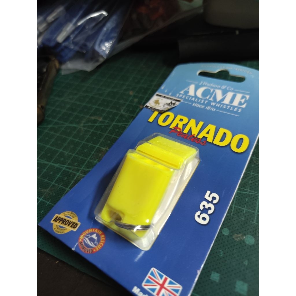 นกหวีด แอคมี่ AMCE Tornado (ของแท้ 100%)เ สีเหลือง(สินค้าพร้อมส่ง)
