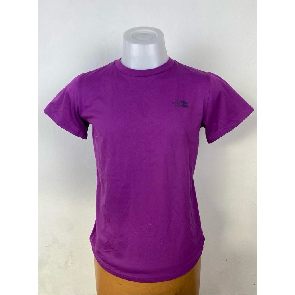 เสื้อยืดThe North Faceแท้ 38“ มือสอง