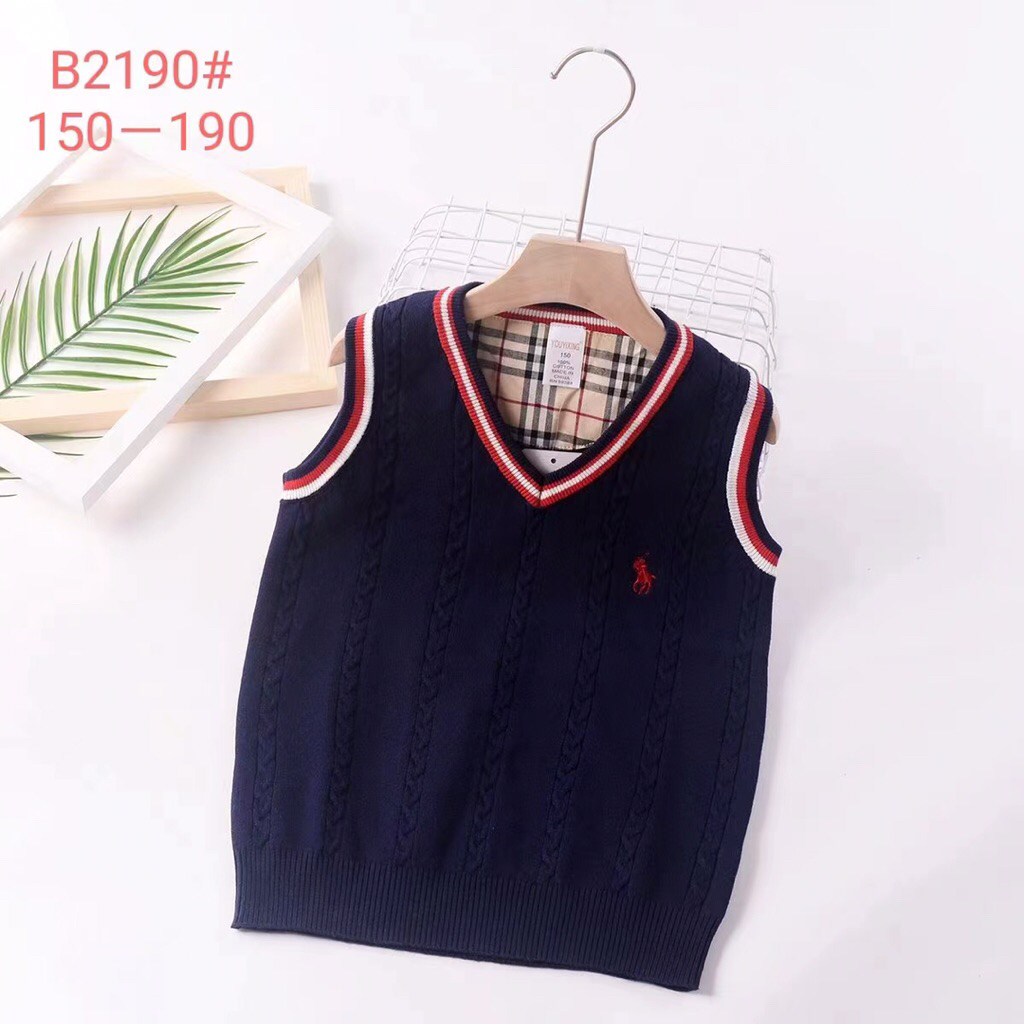 มาใหม่..ส่งในไทยเสื้อกั้กเด็กโต กั้กผ้าไหมพรม ลายม้า ..นิ่มมาก..มี3สี