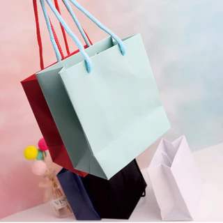 Kraft paperbagsหลายขนาด หนาขึ้น แข็งแรงขึ้น ถุงของขวัญ, ถุงกระดาษคราฟท์, ผู้หญิง, ถุงช้อปปิ้ง, วันหยุดของขวัญ，พร้อมส่งใน