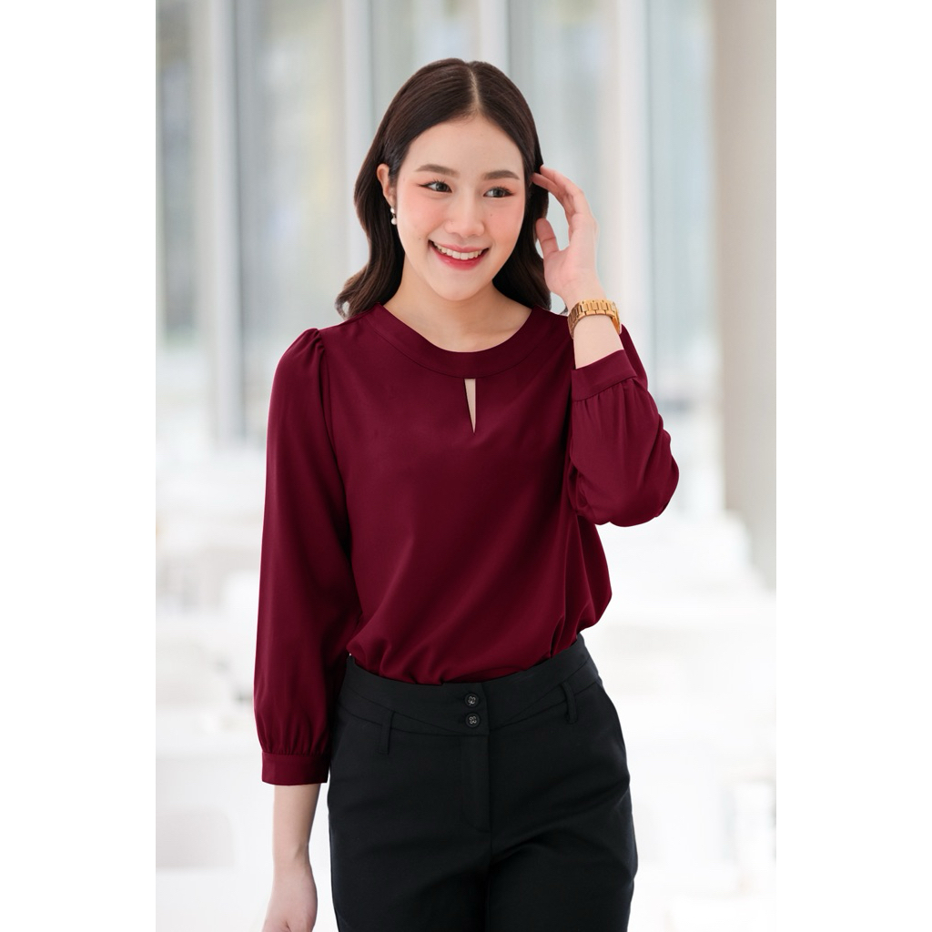 เสื้อรุ่นคอกลม เนื้อผ้าไหมอิตาลี