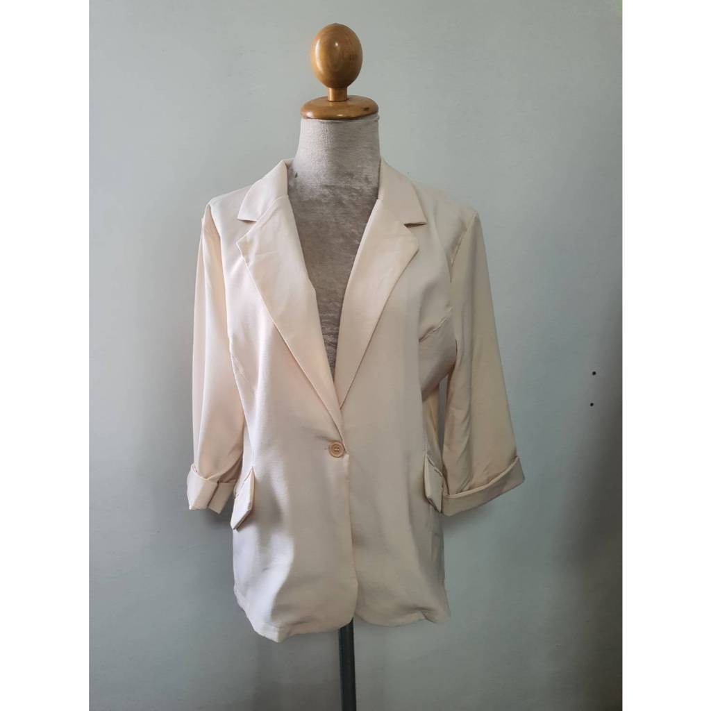 FF06302 เสื้อคลุม สีครีม ของใหม่ อก 40 นิ้ว