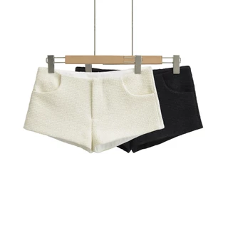 Molly Lady❤️ Low Tweed กางเกงขาสั้นเอวต่ำ ผ้าทวิสทอลาย มีซับใน พร้อมกระเป๋าสี่ช่อง Low-waist shorts