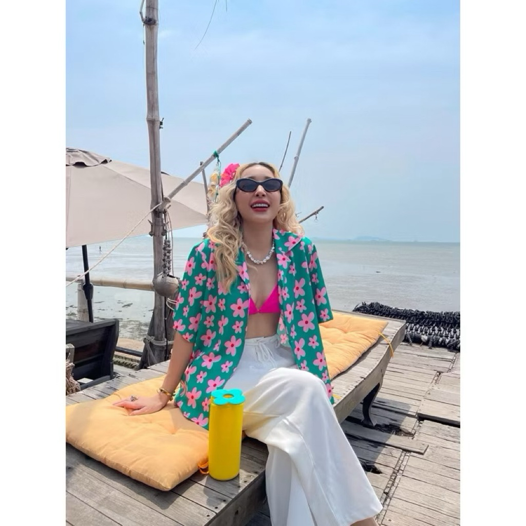 🍃 Reuse Closet 🍃 ส่งต่อ เสื้อ PIPPY SUMMER SHIRT เชิ้ตลายดอกสีเขียวตัดชมพู แบรนด์ together.officials