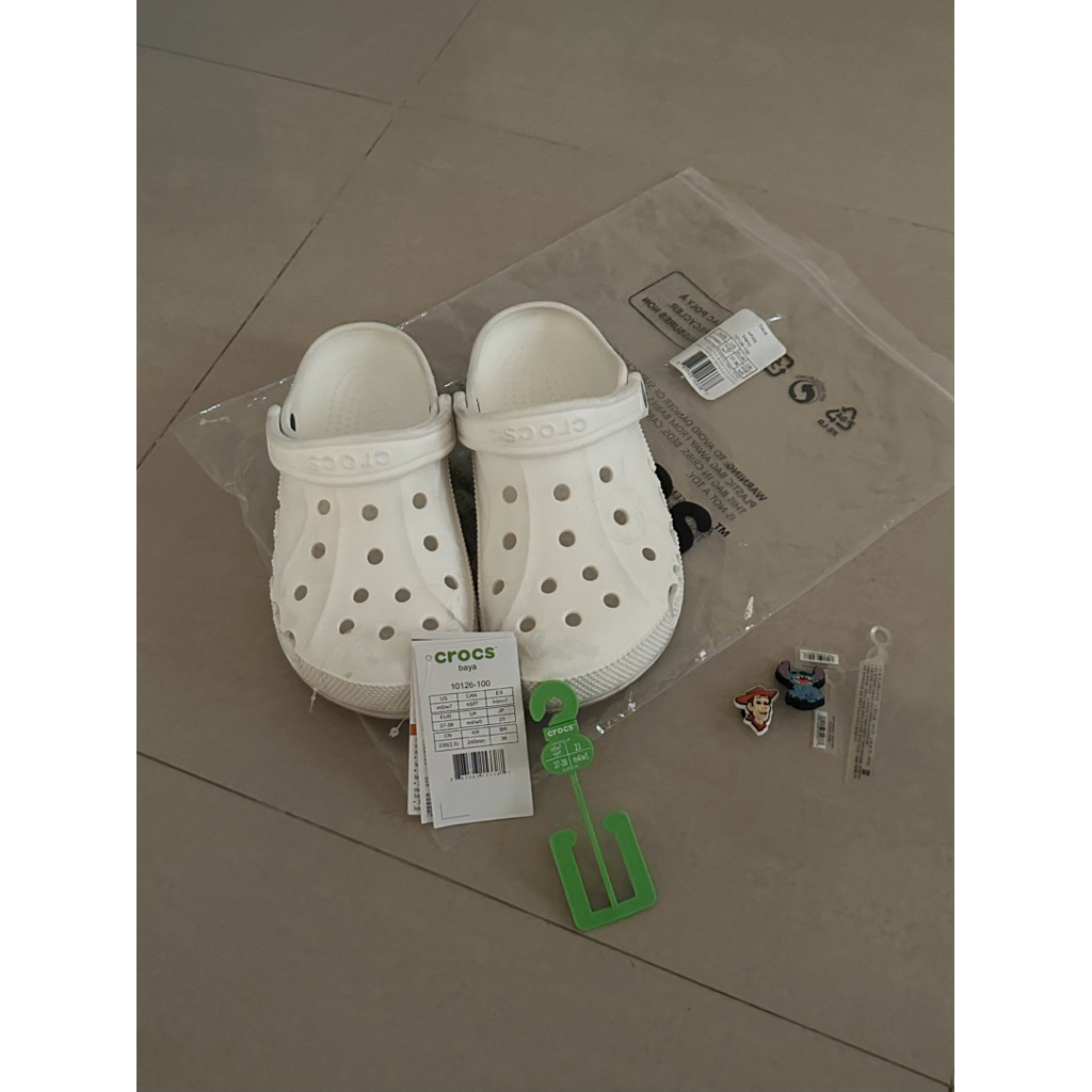รองเท้าแตะ crocs m5/w7 (ไม่ผ่านช้อปปี้950฿)