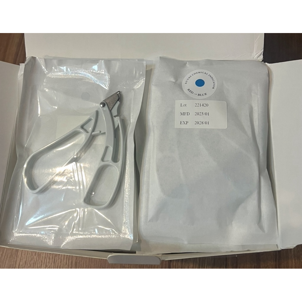 อุปกรณ์ถอดแม็กเย็บแผล Skin Stapler Remover  1ชิ้น