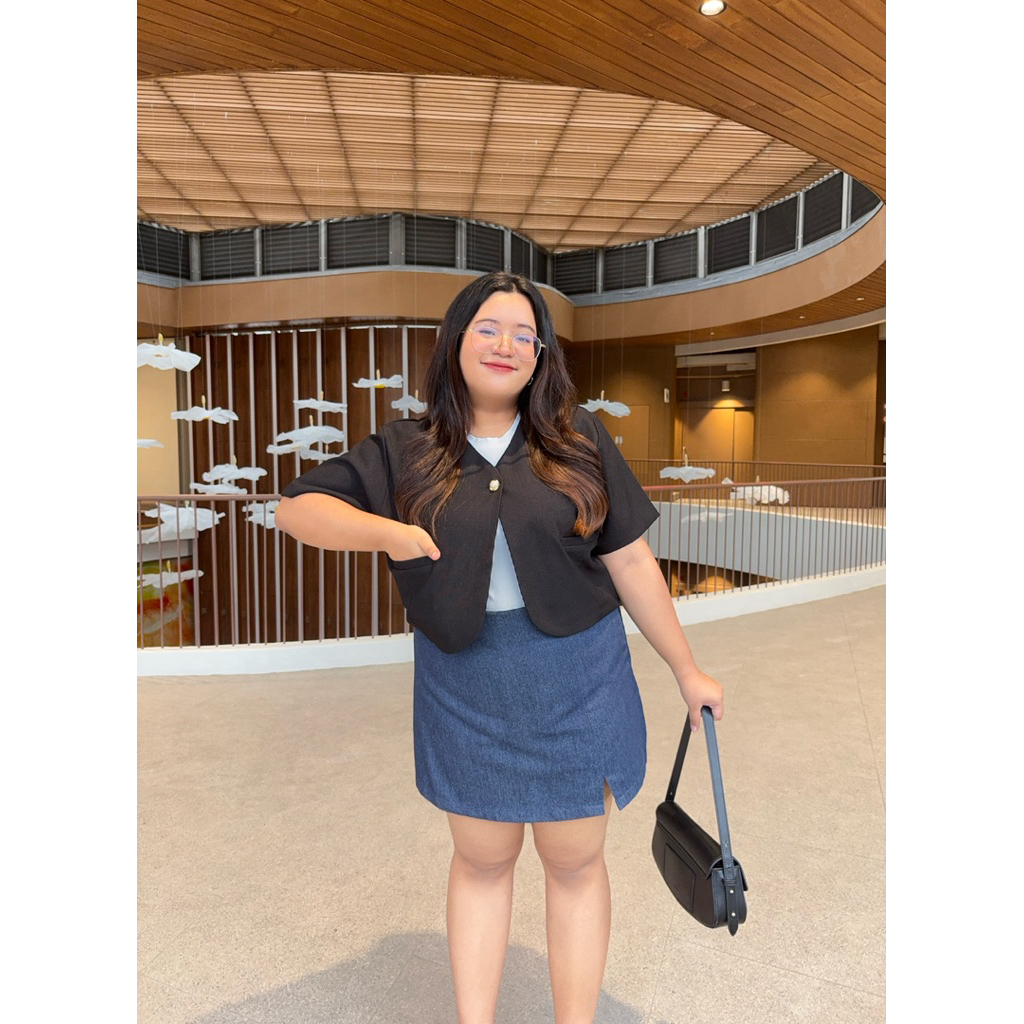 Ruby Blazer เสื้อคร็อปเบลเซอร์สาวอวบ ดีเทลกระดุมเม็ดเดียวสุดเก๋ เนื้อผ้าพรีเมี่ยมมาก - รูปที่ 3