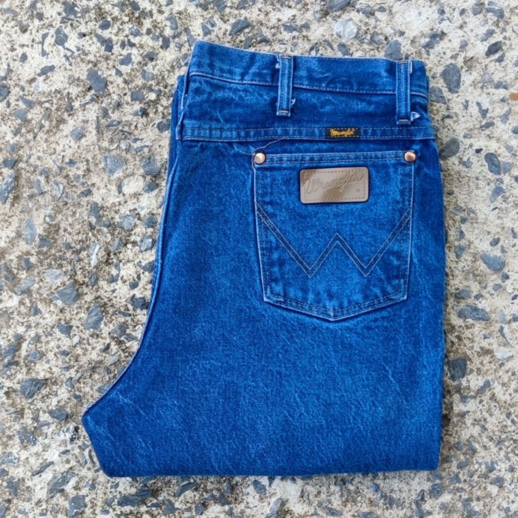 W11/38 กางเกงยีนส์มือสอง Wrangler รุ่น 936DEN เอววัดจริง 38" ยาวทั้งตัว 43.5" ปลายขา 8.2" ผลิต Mexic
