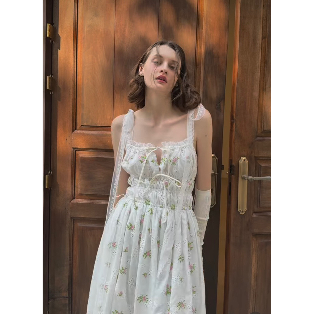 Pleased_ Frida midi lace dress เดรสยาวสีขาวลูกไม้ปักดอกไม้ทั้งตัว เดรสไปทะเลสวยๆ