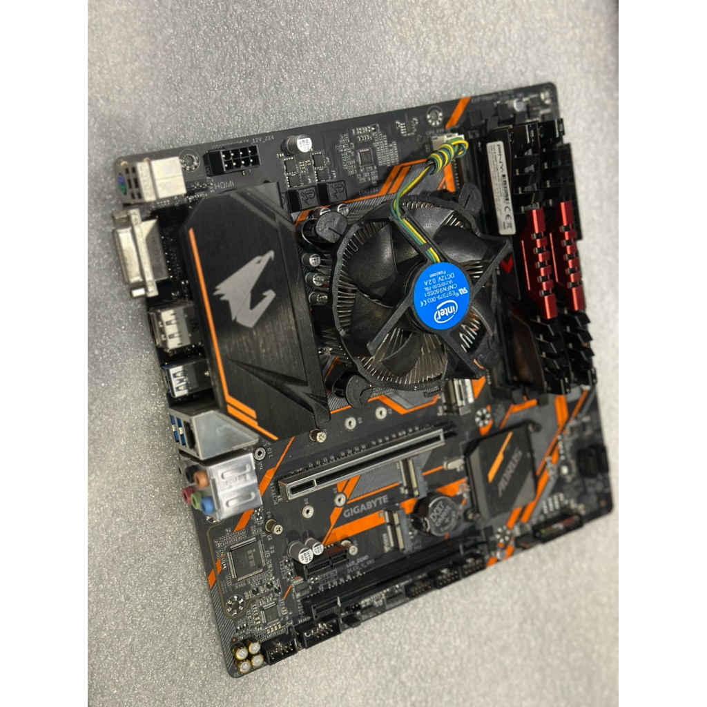 i5 9400f +b365 m aorus elite + ram 16gb