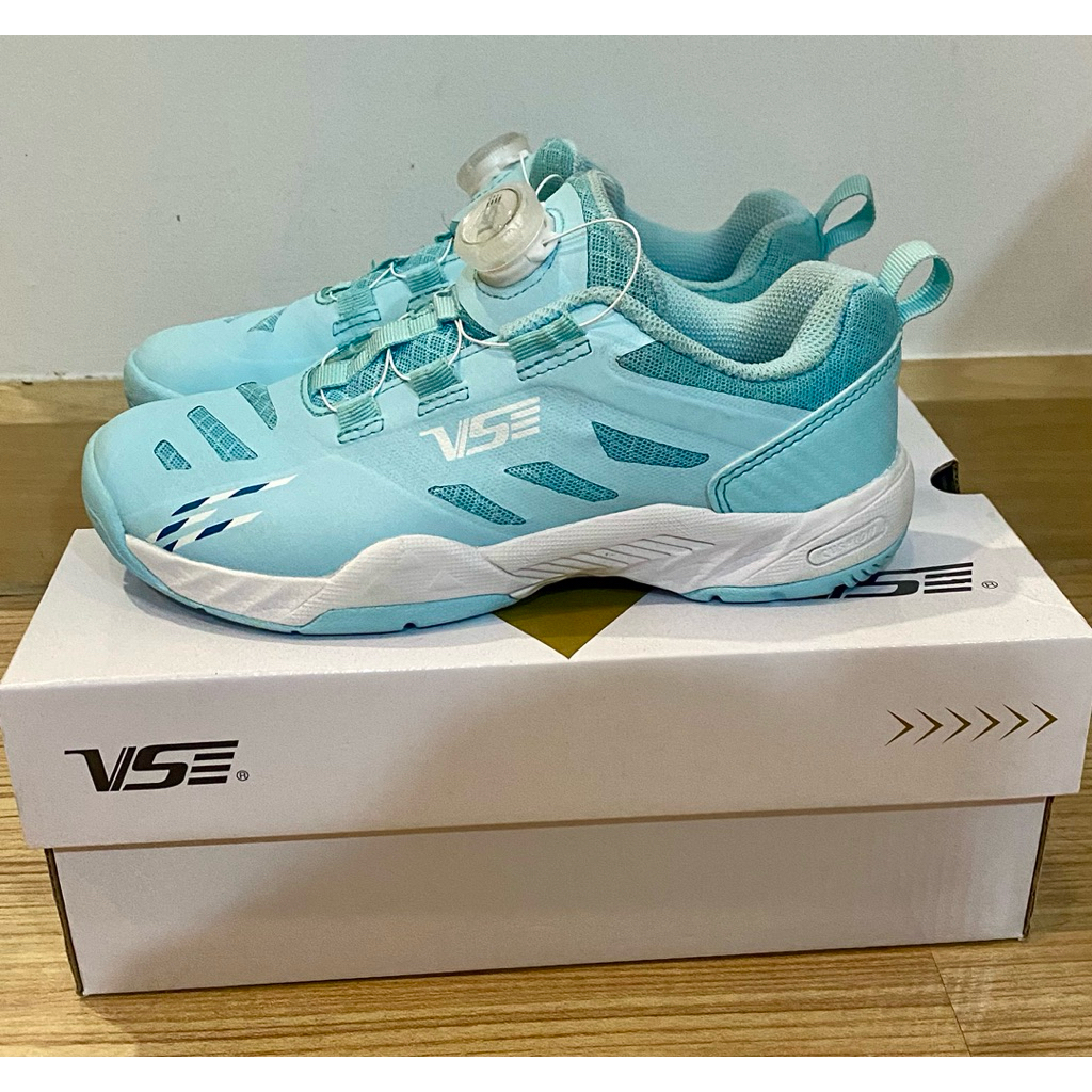 รองเท้าแบดมิตันเด็กผู้ชาย มือ 2 สภาพดี ยี่ห้อ VS (แท้)