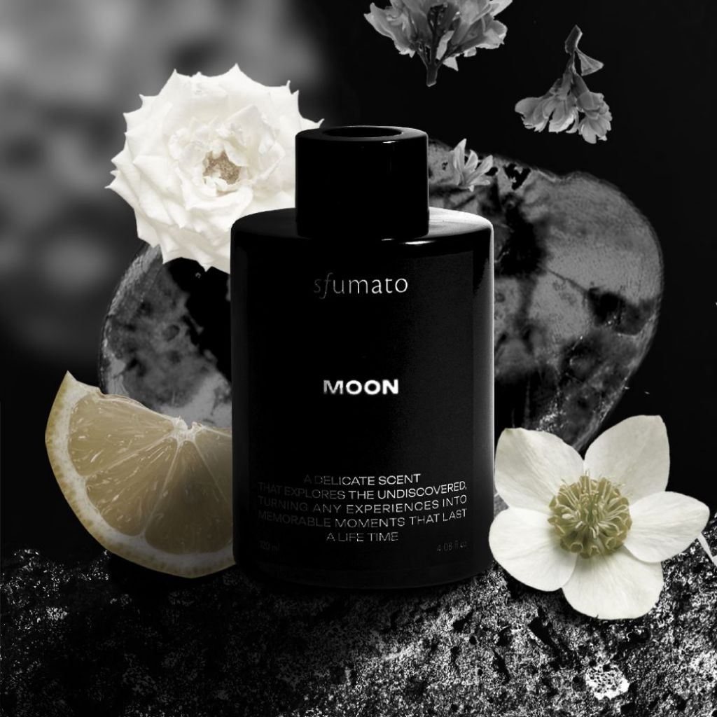 Sfumato Room Perfume Diffuser: MOON 120ml. ก้านไม้หอมกระจายกลิ่น น้ำหอมปรับบรรยากาศ น้ำหอมบ้าน กลิ่น