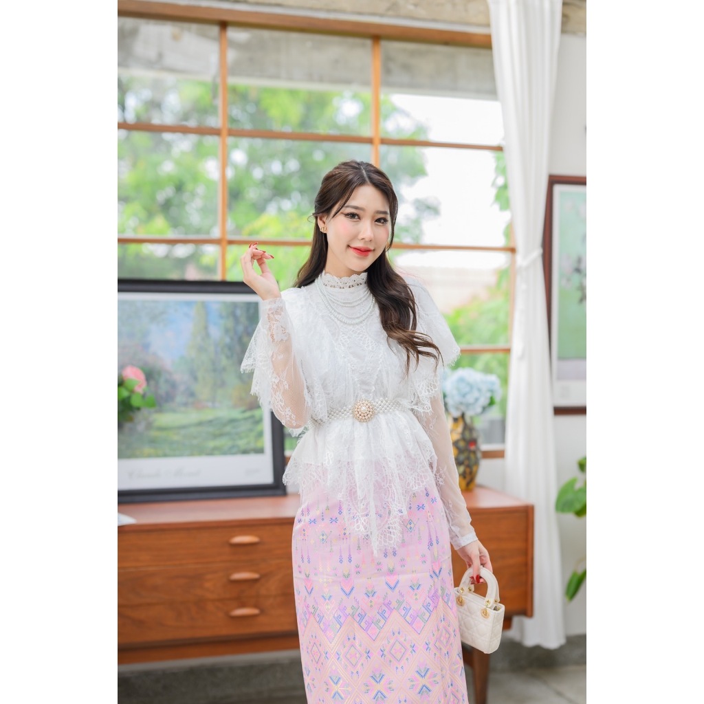 "เช็คสต็อคสินค้าก่อนสั่งซื้อค่ะ" LOVECODE เสื้อลูกไม้แขนยาวซีทรูเงาซับในสีเดียวกับลูกไม้