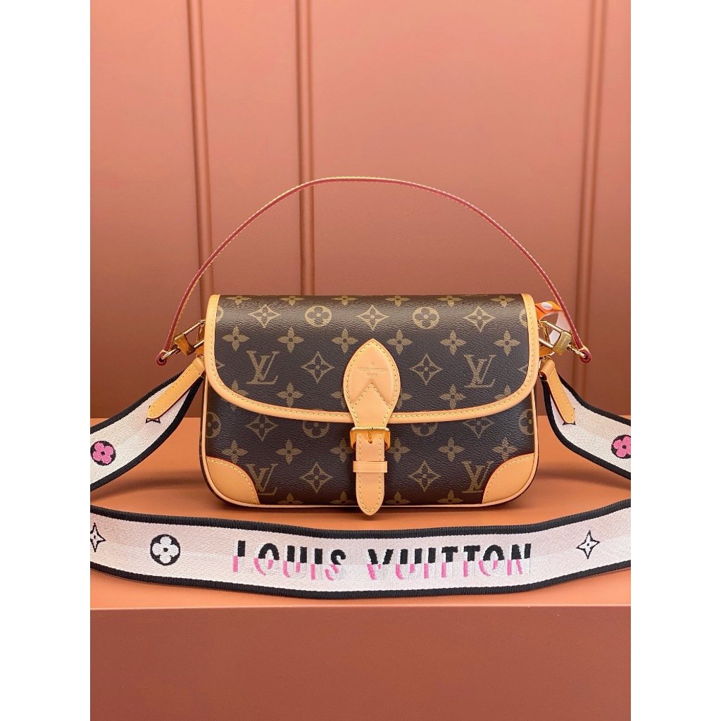 🔥🆕Shopee ถูกที่สุดLouis Vuitton Diane Bag Nano Diane Bag กระเป๋าสะพายไหล่ ยอดฮิต ขายดีสุดๆๆ