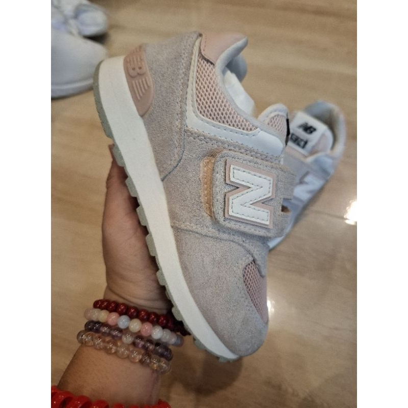 ยาว 17 ซม.New Balance New Balance 574 Top มือสองของแท้ 100%