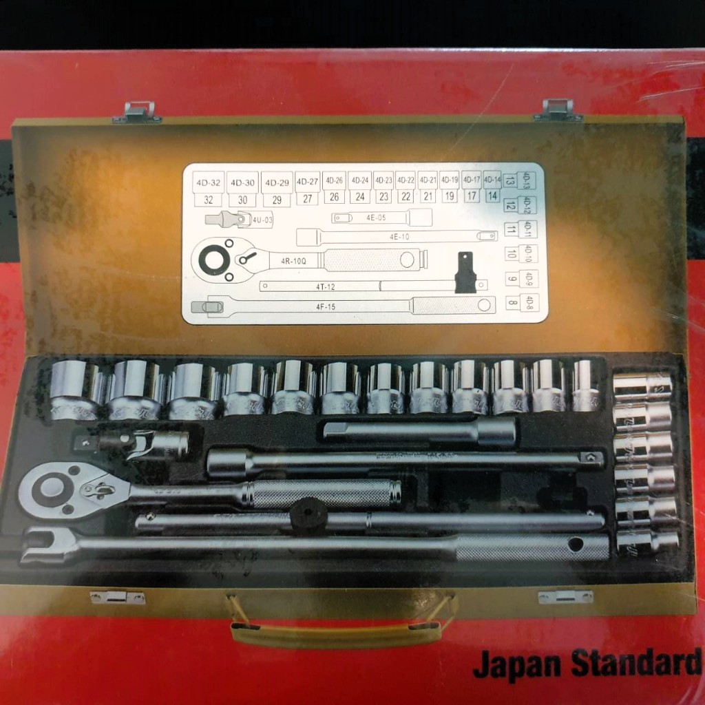 Vessel 4D25M-2​ บ๊อกชุด​ รู​ 1/2" 24​ ตัวชุด​ 12เหลี่ยม​​ ชุดบล็อก