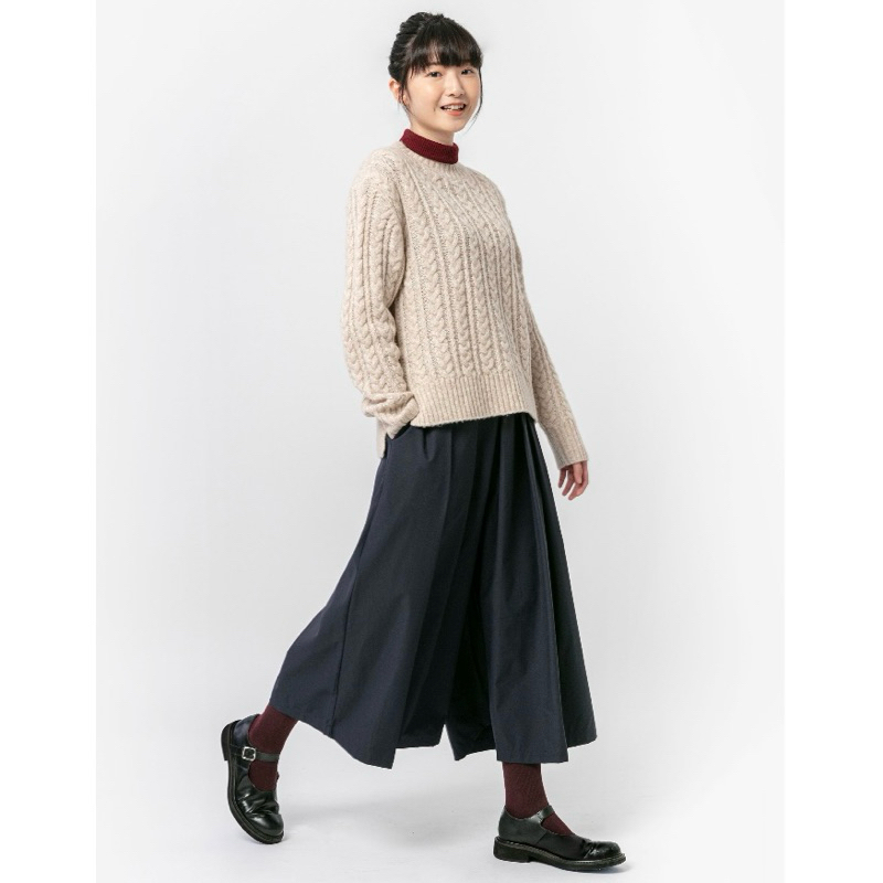 เสื้อไหมพรมโอเวอร์ไซส์ ทรงครอปไหมพรม UNIWEAR : Yak blend wool cable sweater