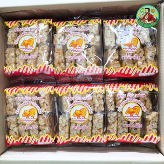 ข้าวซอยตัด ตราปลาทอง ส่งตรงจากโรงงาน ขนมของฝากจากเชียงใหม่ 1 แพ็ค ( 8 ซอง)