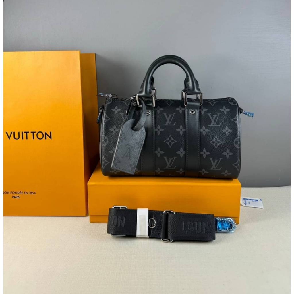 พร้อมส่ง กระเป๋าหนัง สะพายข้าง หนังแท้100% original LV Iขนาด 25 cm.10นิ้ว Bag crossbody