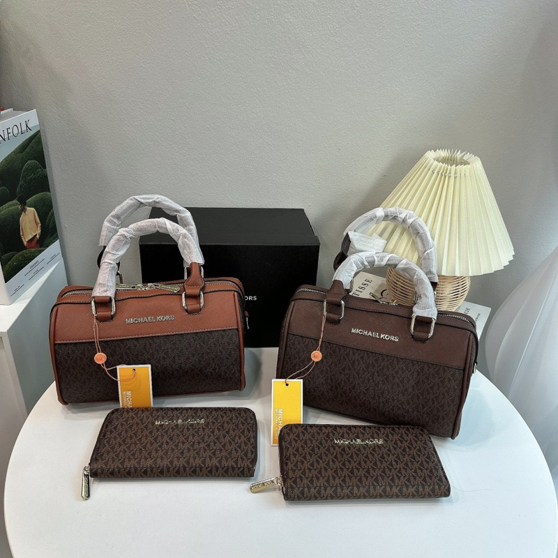 กระเป๋าสะพายทรงหมอน mk +กระเป๋าสตางค์ใบยาว full box ♥️