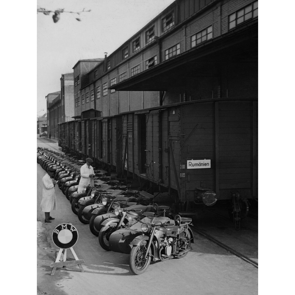 โปสเตอร์รถมอเตอร์ไซค์BMW R51/3 R67 R68 R50 R60 R69S Classic คลาสสิก รับทำโปสเตอร์ รับทำกรอบตามขนาด