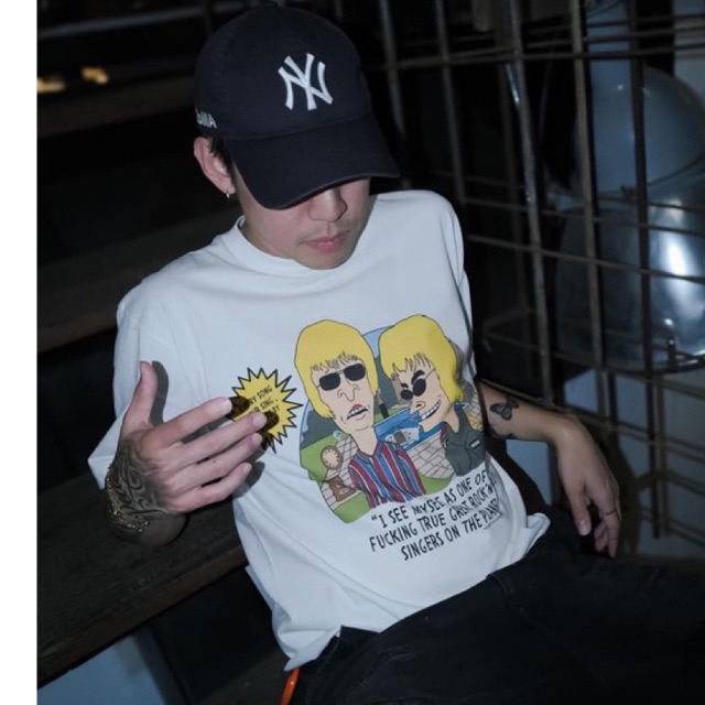 cosmicbkk เสื้อวง Oasis สีขาว