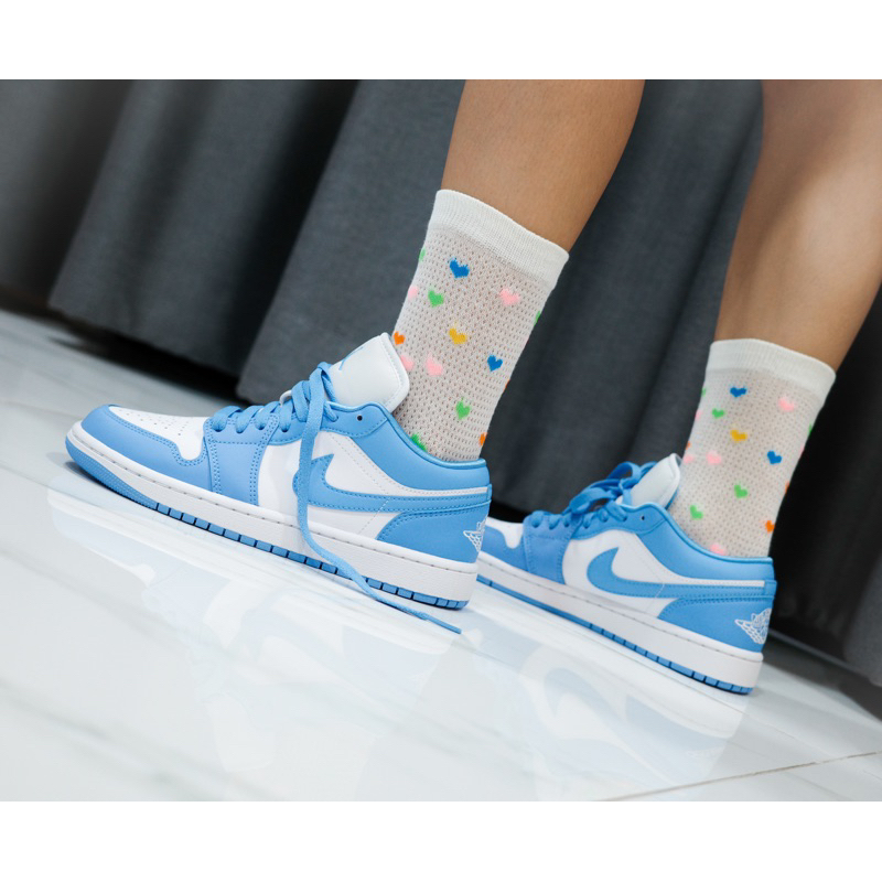 เหลือ 2,999- ทักแชทรับโค้ด25% WMNS Jordan 1 Low UNC " AO9944-441 " ของแท้ รองเท้า