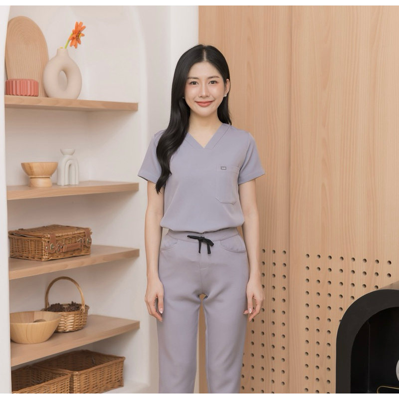 Tang scrub รุ่น No.04 Chill Gray ผ้านุ่ม ยืดหยุ่น ใส่สบายระบายอากาศได้ดีเหมาะสำหรับบุคคลากร