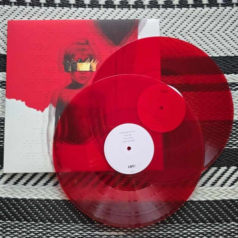 LP Vinyl NM Rihanna - Anti - 2 red vinyl (limited)