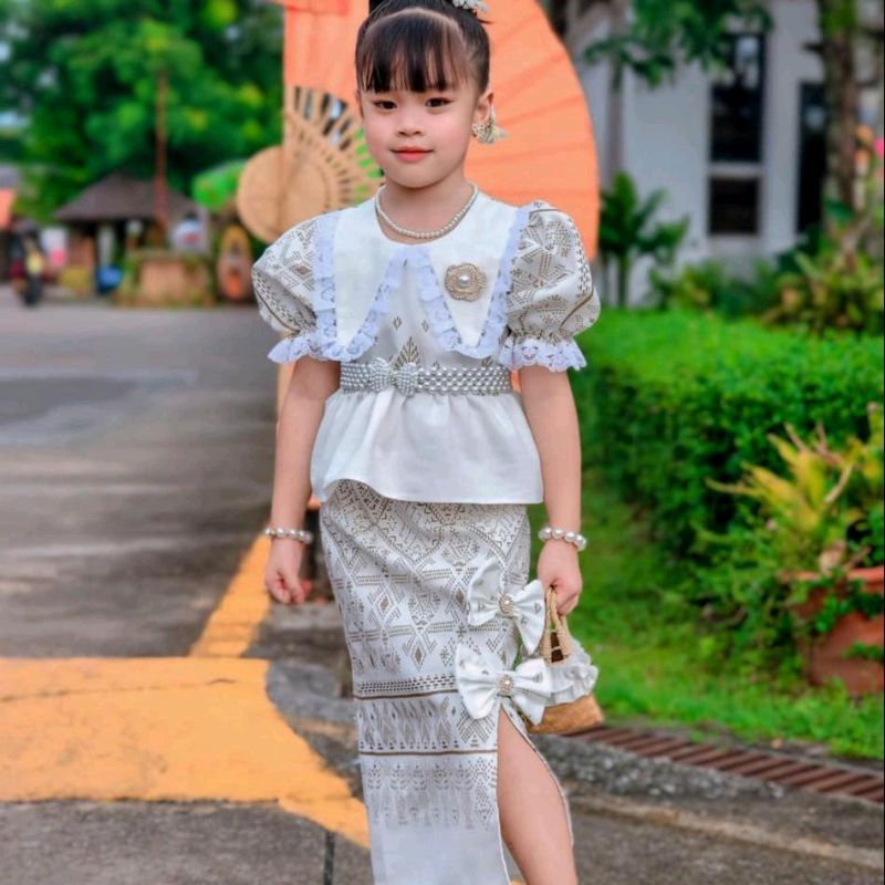 ชุดไทยคอปกคุณนาย เสื้อคอปกแต่งระบายลูกไม้ แขนตุ๊กตาแต่งระบายลูกไม้