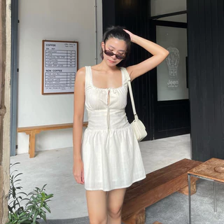 𝐁𝐚𝐜𝐨𝐧 𝐝𝐫𝐞𝐬𝐬 🥯🥓 ชุดเดรสกระโปรง 𝐌𝐢𝐧𝐢 𝐬𝐤𝐢𝐫𝐭 อกระบายลูกไม้ ช่วงเอวด้านหน้าแต่งเรียบด้านหลังจะเป็นสม็อคยางยืด