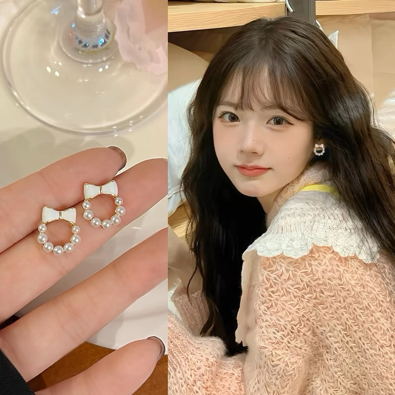 ต่างหู รูปโบว์ล้อมไข่มุก Sasa Earrings (รหัสER15)