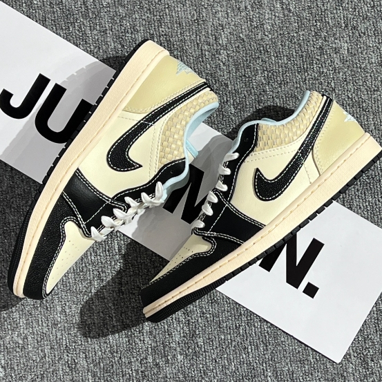 Jordan Air Jordan 1 LOW SE COCONUT MILK BLACK Mi Hei ของแท้ 100 %