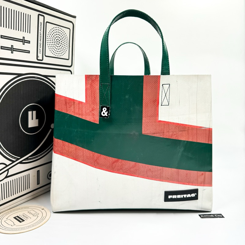 Freitag Cake ผ้าเขียวตัดแดงขาว🇭🇺