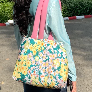 Blooming Totebag กระเป๋าผ้าลายดอกไม้นุ่มนิ่ม