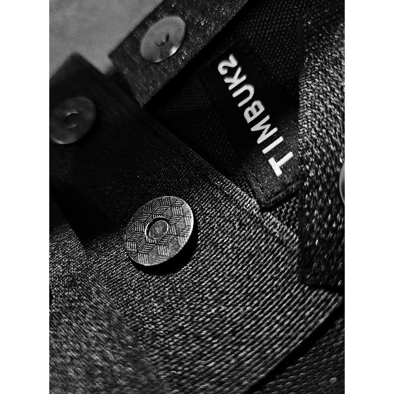 Timbuk2 magnet (black edition)แม่เหล็กถนอมตีนตุ๊กแก