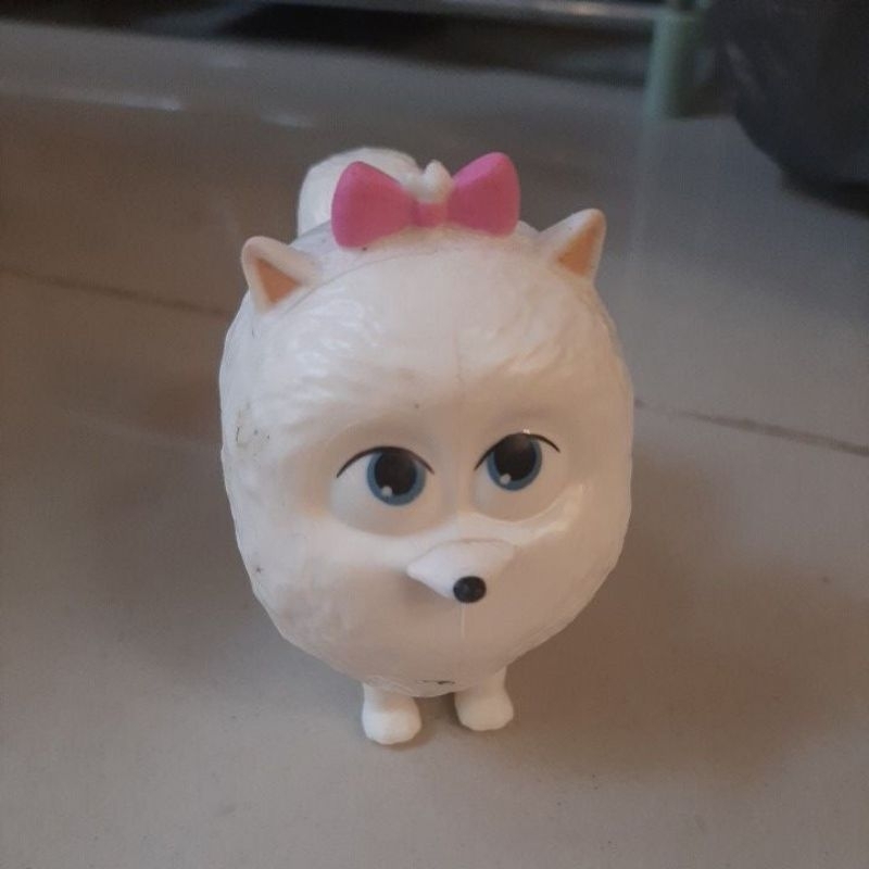 mcdonald's secret life of pets toy "gidget"